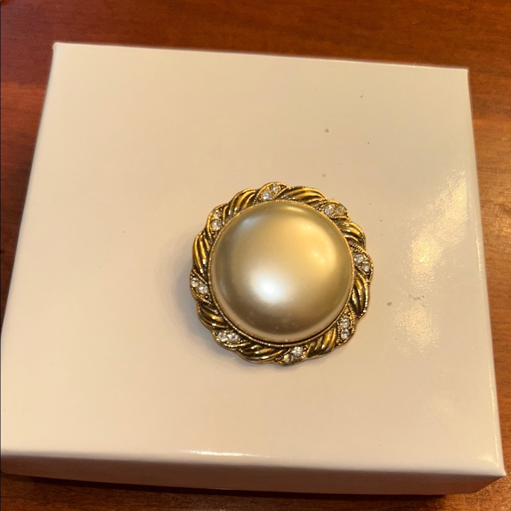 1928 faux pearl brooch clear rhinestones gold tone retro cottagecore
